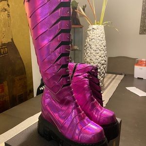 SOlD!! SOLD!! Fushia boots
